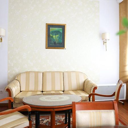 Apart-hotel Integra Banja Luka Buitenkant foto